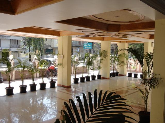 Om Sai Palace Hotel Poona Buitenkant foto