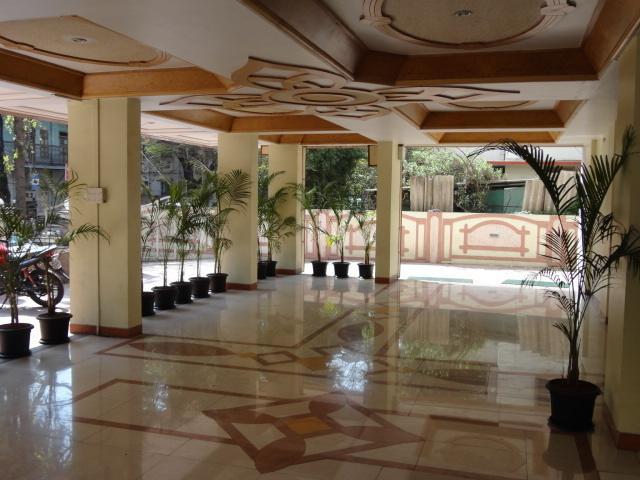 Om Sai Palace Hotel Poona Buitenkant foto